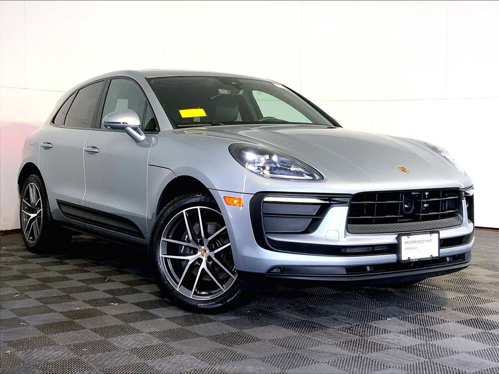 Certified 2025 Porsche Macan AWD/4WD image 9