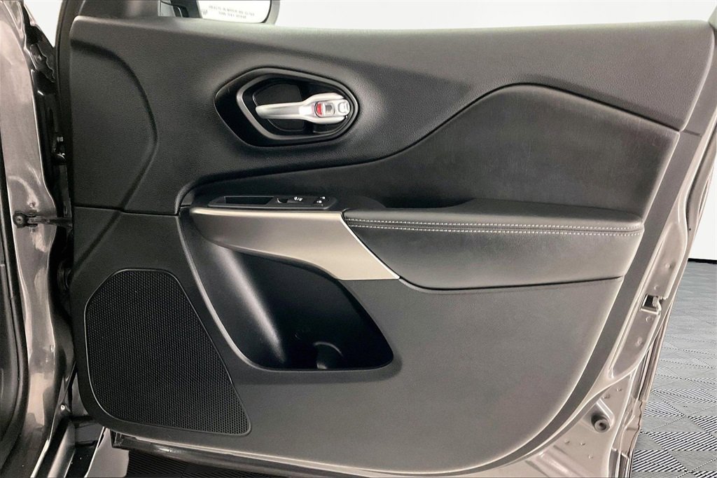 Used 2021 Jeep Cherokee Limited w/ Elite Package image 22