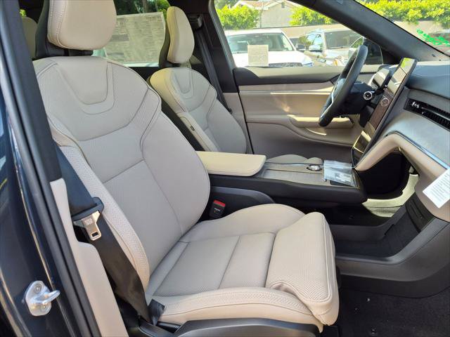 New 2026 Volvo EX90 Plus AWD/4WD image 14