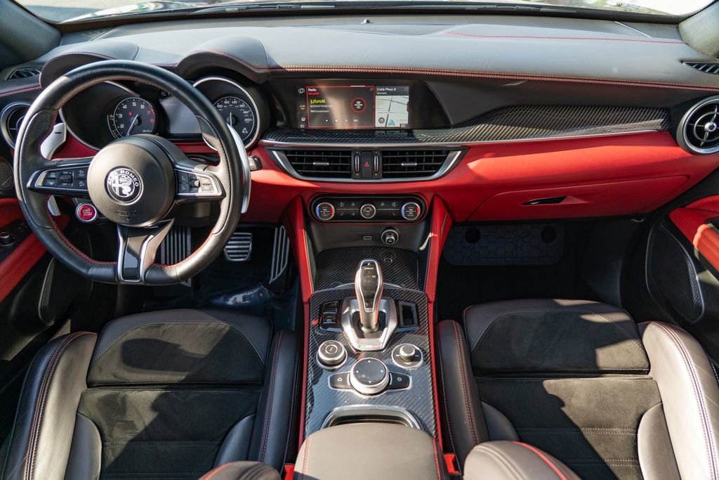 Used 2021 Alfa Romeo Stelvio Quadrifoglio image 23