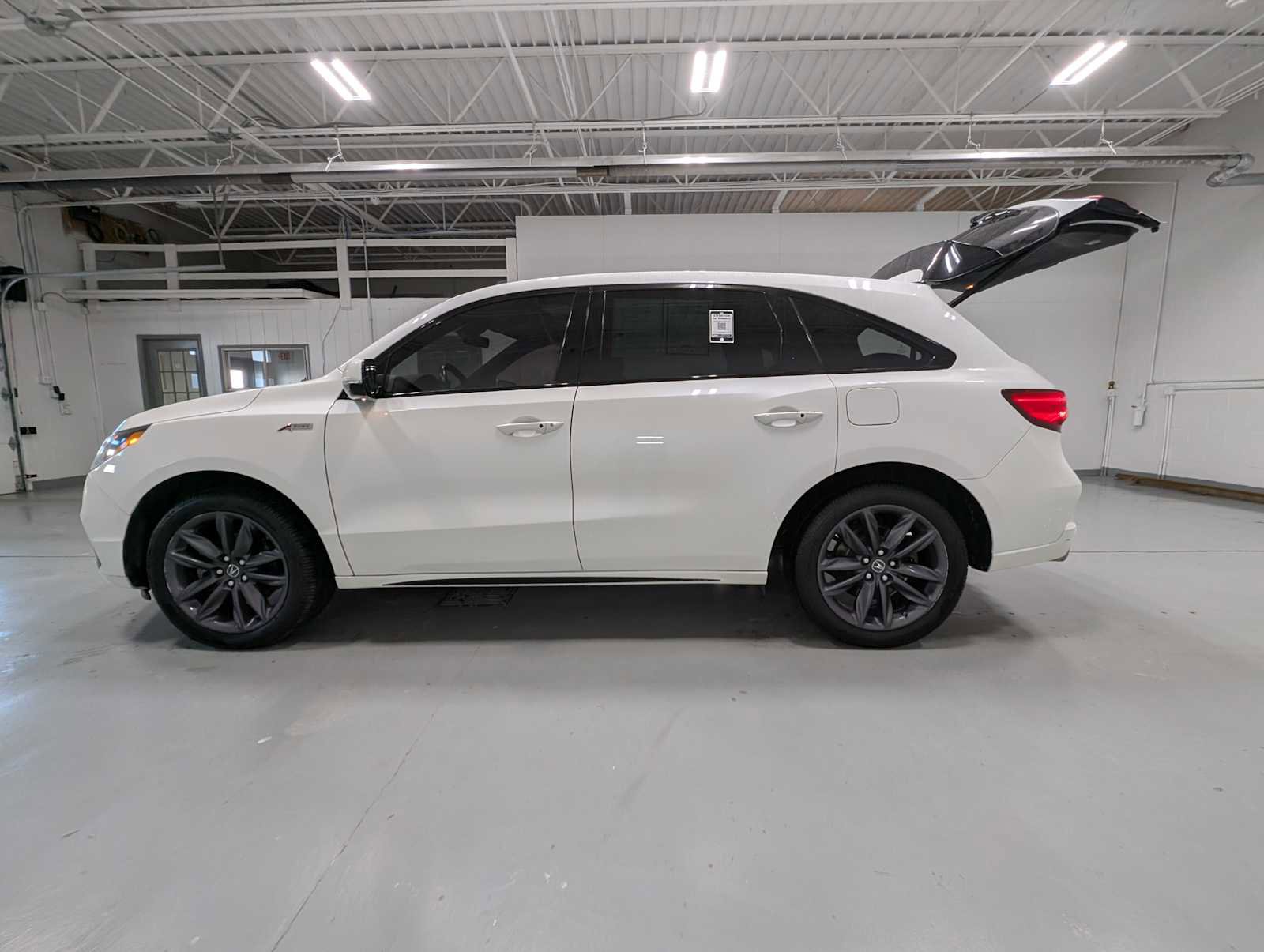 Used 2019 Acura MDX A-Spec image 12