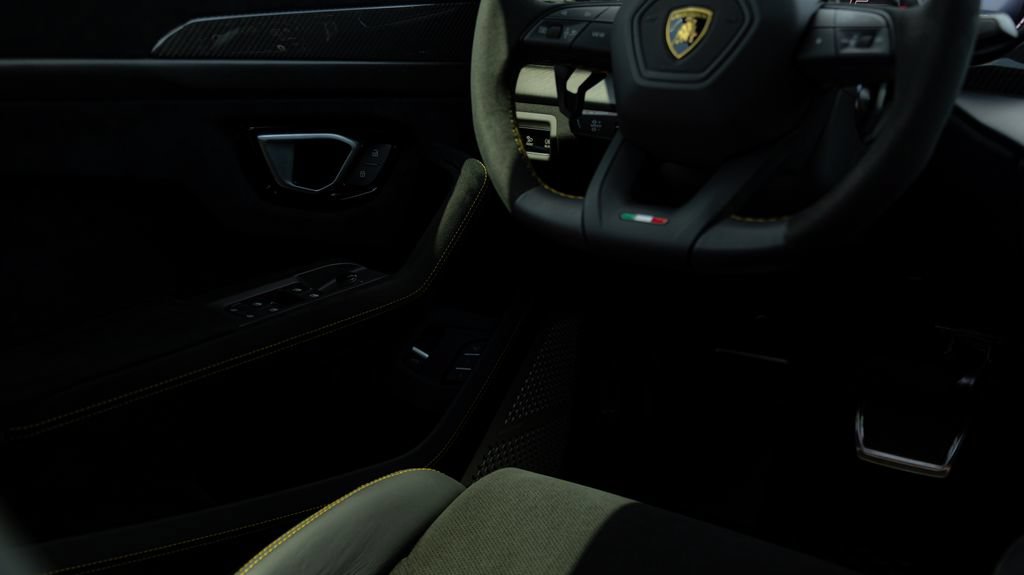 Used 2023 Lamborghini Urus Performante AWD/4WD image 36