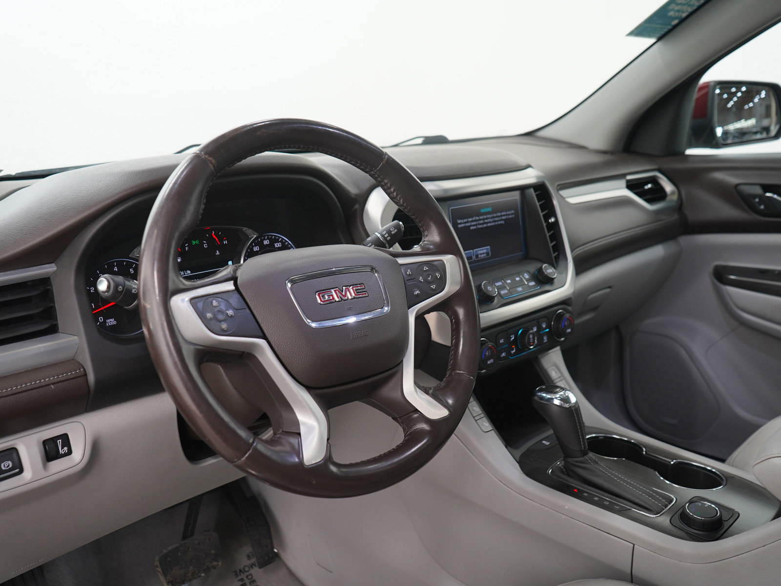 Used 2018 GMC Acadia SLT AWD/4WD image 30