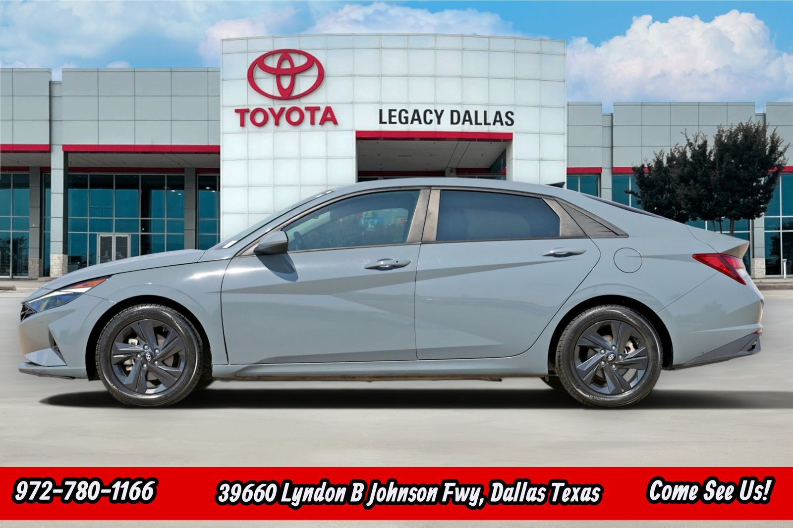 Used 2023 Hyundai Elantra SEL w/ Cargo Package FWD image 6