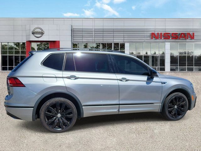 Used 2021 Volkswagen Tiguan SE R-Line FWD image 9