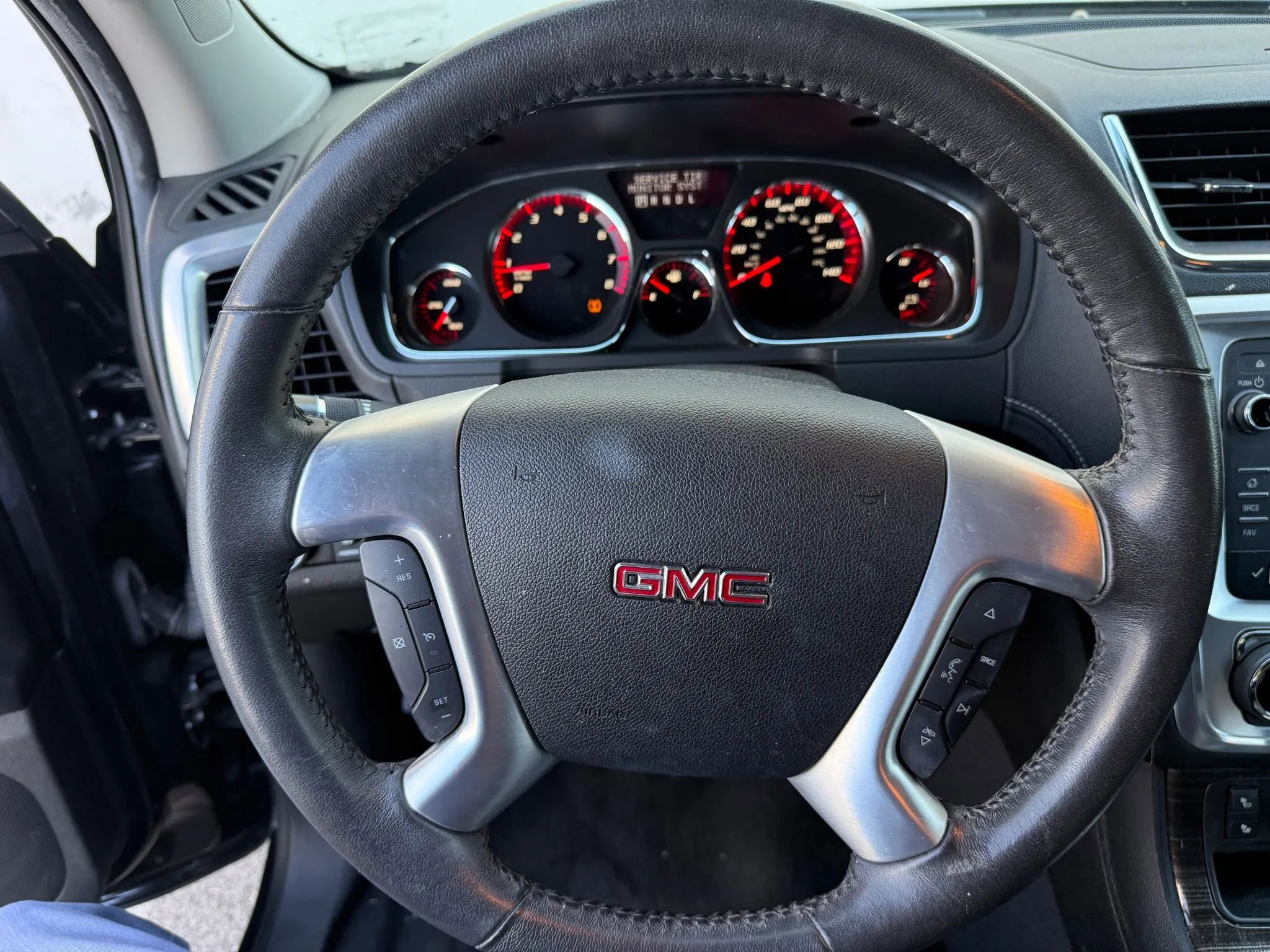Used 2016 GMC Acadia SLT image 23