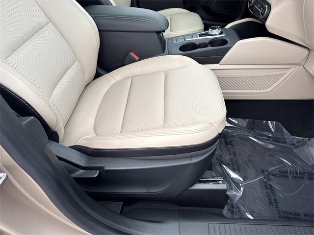 Used 2020 Ford Escape SE Sport image 16