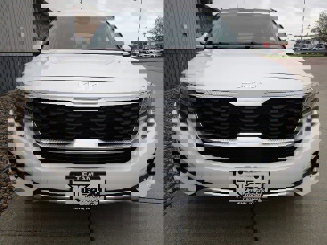 Used 2022 Kia Seltos LX image 2