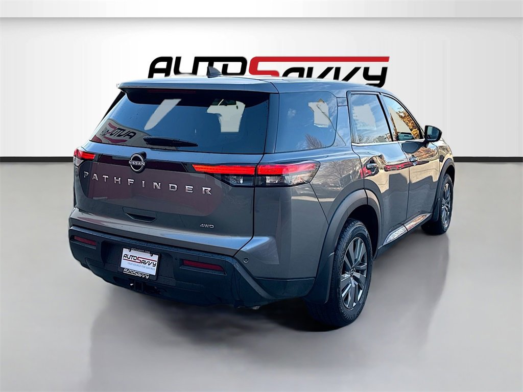 Used 2024 Nissan Pathfinder S image 7