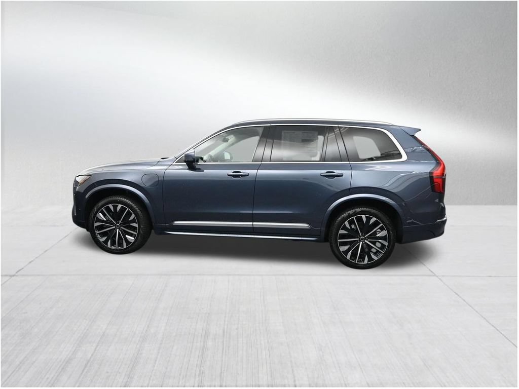 New 2026 Volvo XC90 T8 Plus AWD/4WD image 2