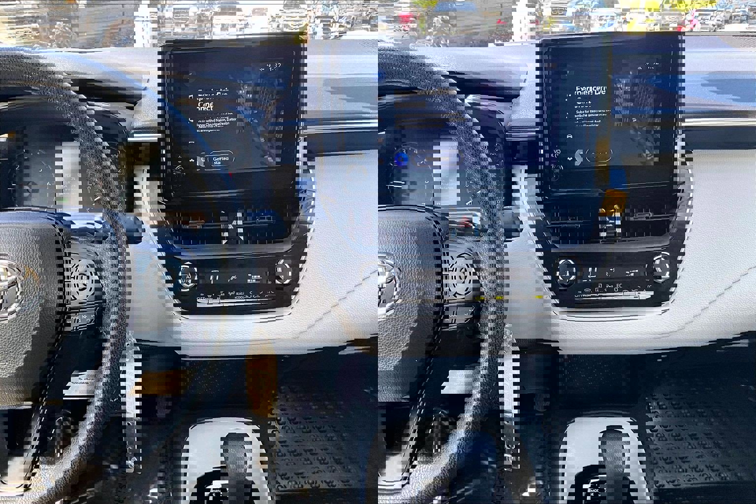 Used 2025 Toyota Corolla LE image 6