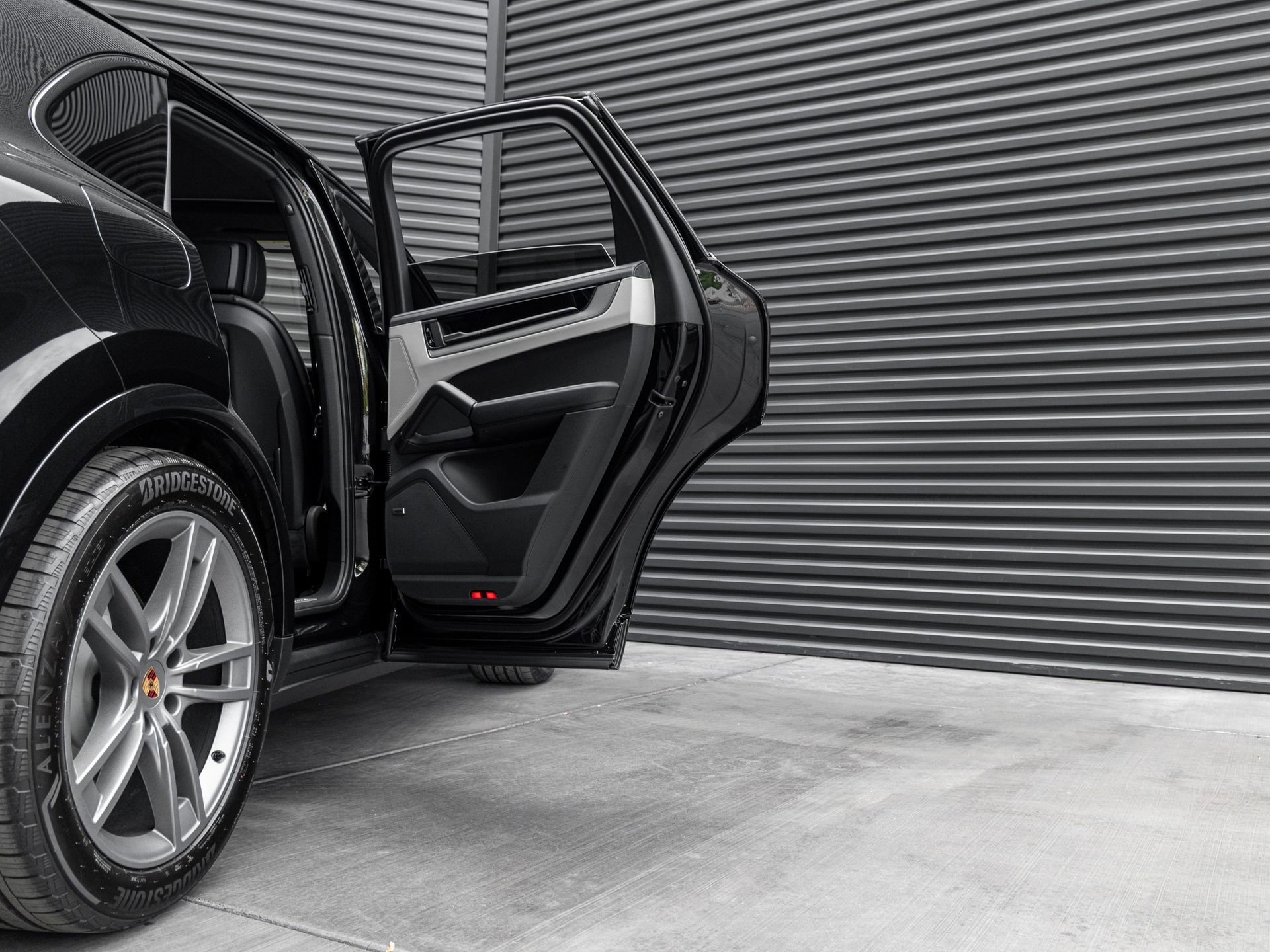 New 2026 Porsche Cayenne image 33