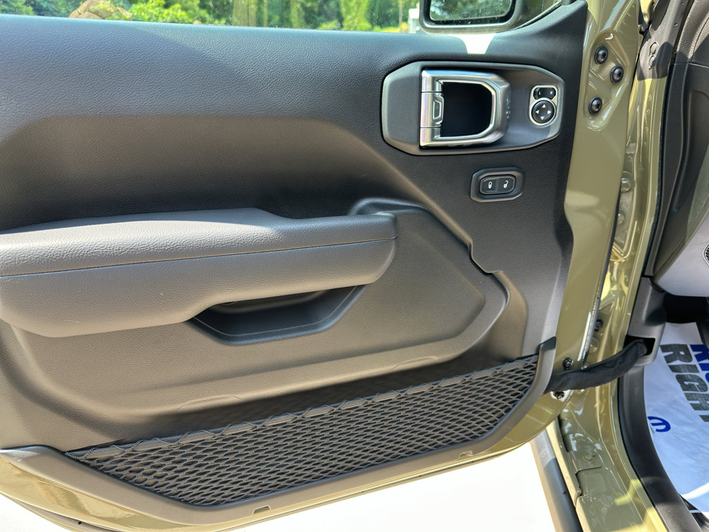 Used 2025 Jeep Wrangler Unlimited Sport AWD/4WD image 10