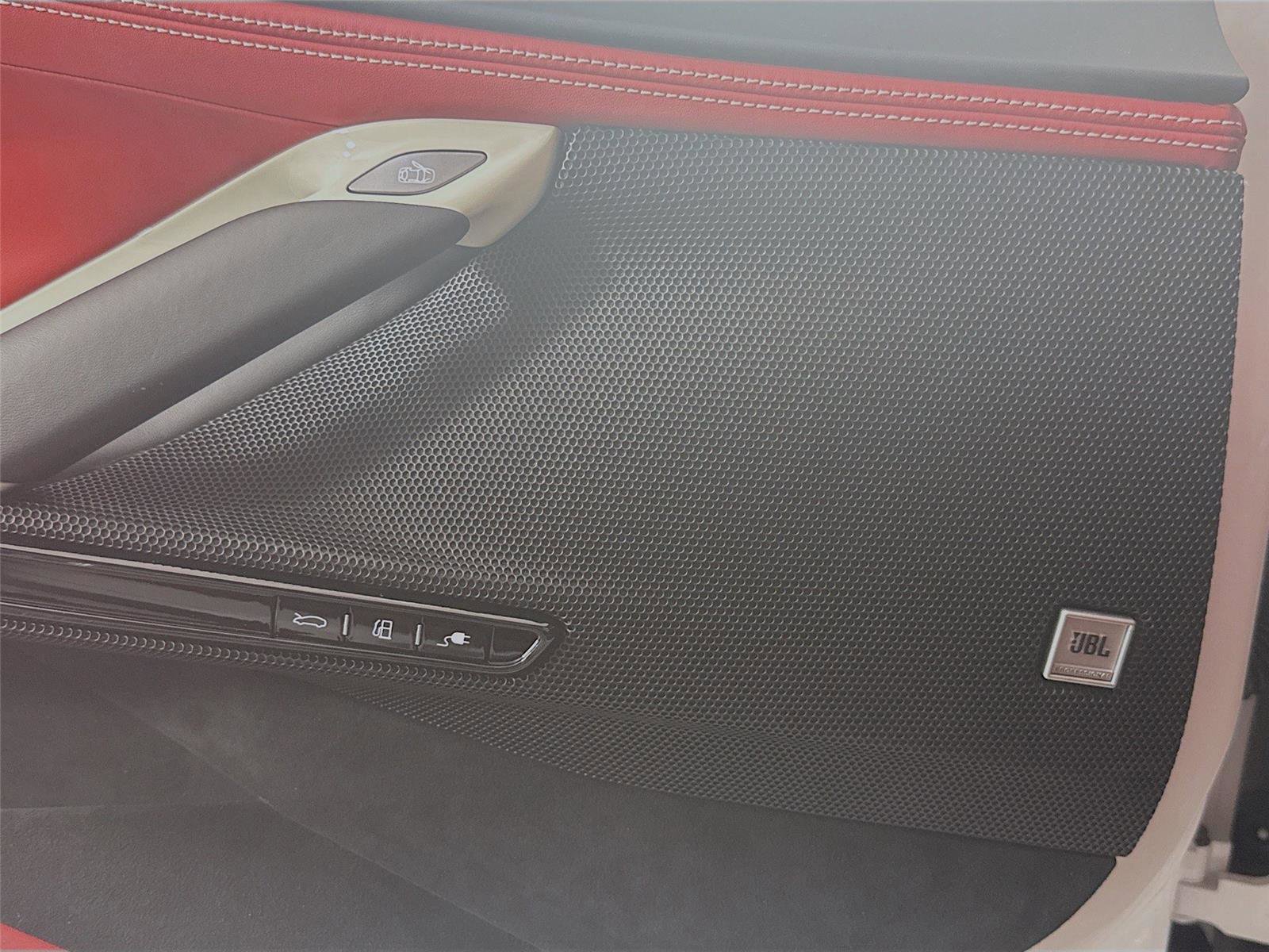 Used 2024 Ferrari SF90 Spider image 27