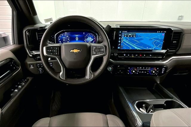 Used 2025 Chevrolet Silverado 2500 LTZ w/ LTZ Convenience Package AWD/4WD image 6