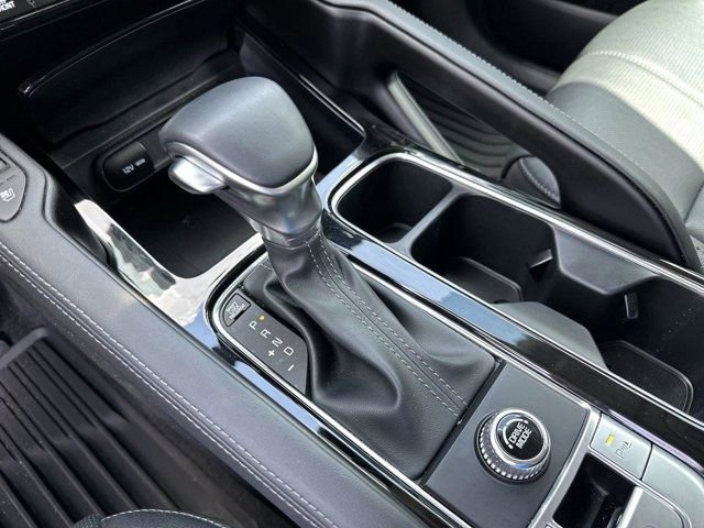 Used 2025 Kia Telluride EX w/ EX Captain's Chair Package FWD image 23
