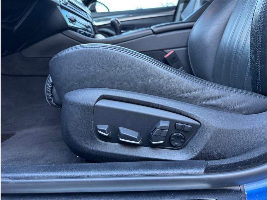 Used 2016 BMW M5 RWD image 26