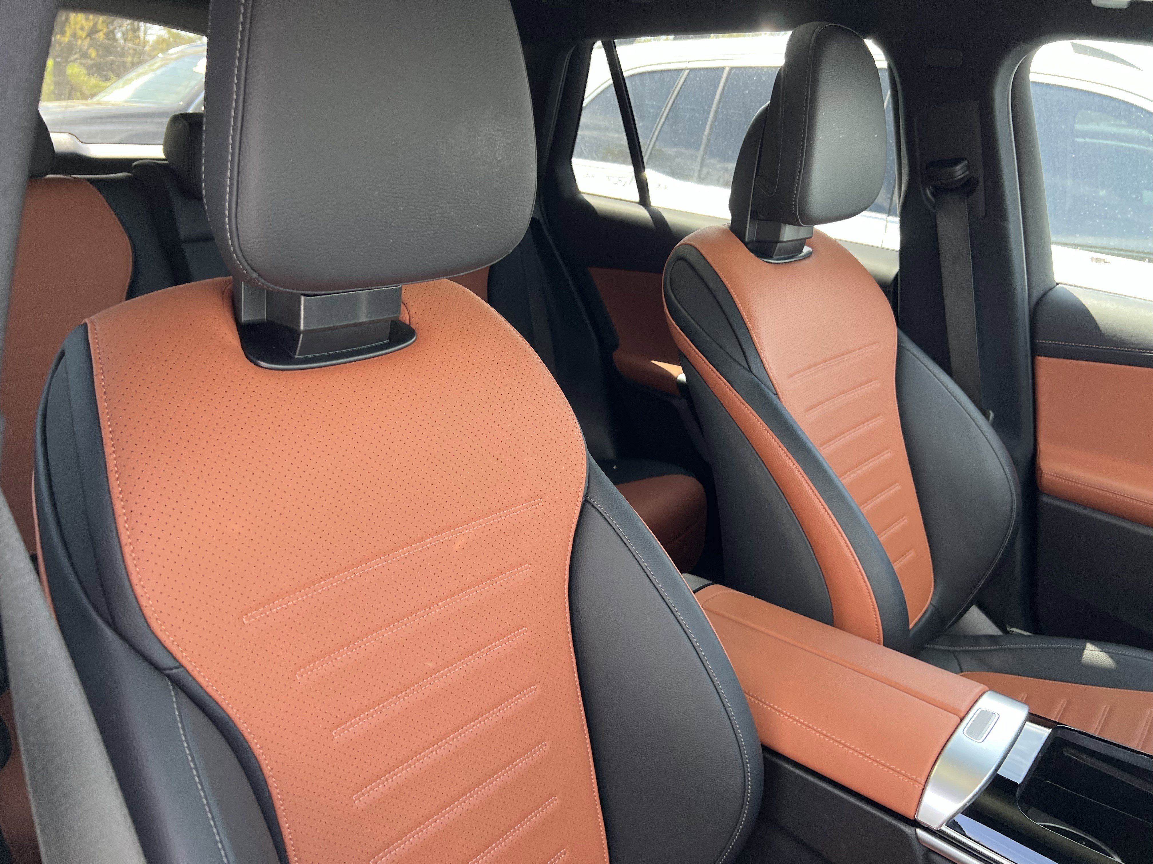 Used 2025 Mercedes-Benz GLC 350e 4MATIC image 35