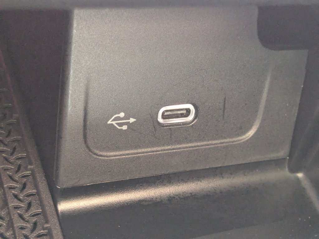 Used 2024 Mercedes-Benz C 300 4MATIC Sedan image 8