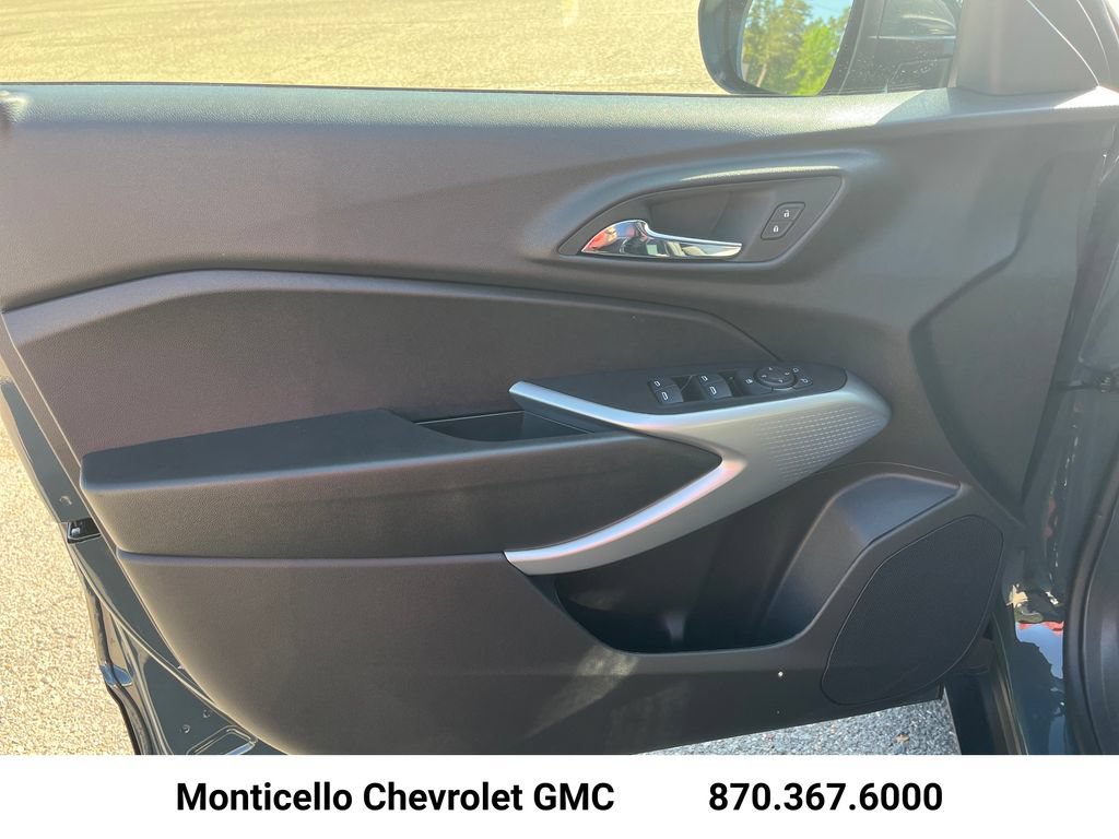 New 2026 Chevrolet Trax LS w/ LS Convenience Package FWD image 9