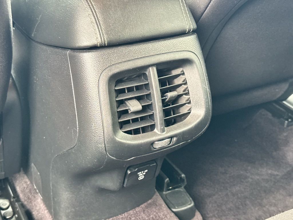 Used 2017 Jeep Cherokee Latitude w/ Cold Weather Group image 16