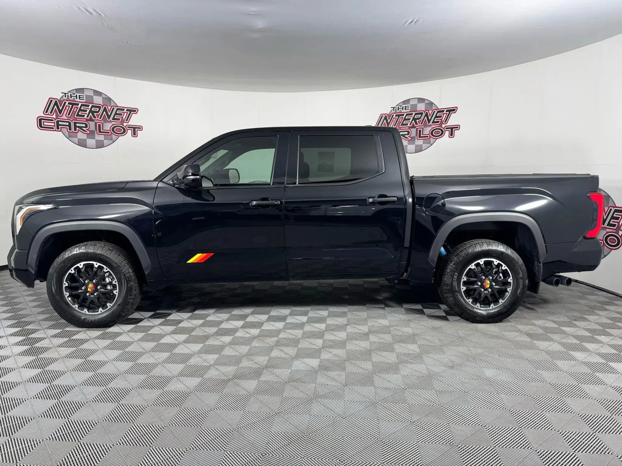Used 2025 Toyota Tundra Platinum image 4
