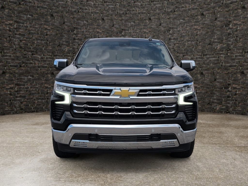 Used 2023 Chevrolet Silverado 1500 LTZ w/ LTZ Premium Package AWD/4WD image 5