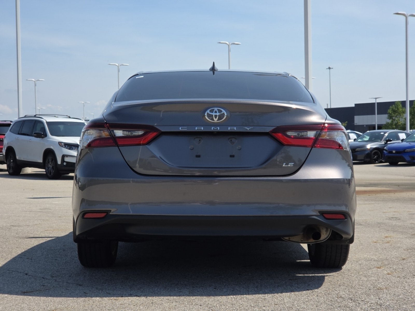 Used 2022 Toyota Camry LE w/ Carpet Mat Package (TMS) FWD image 17