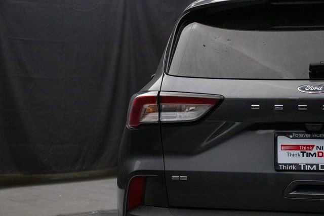 Used 2021 Ford Escape SE w/ Cold Weather Package image 12