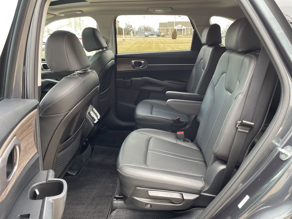 Used 2023 Kia Sorento X-Line EX image 11