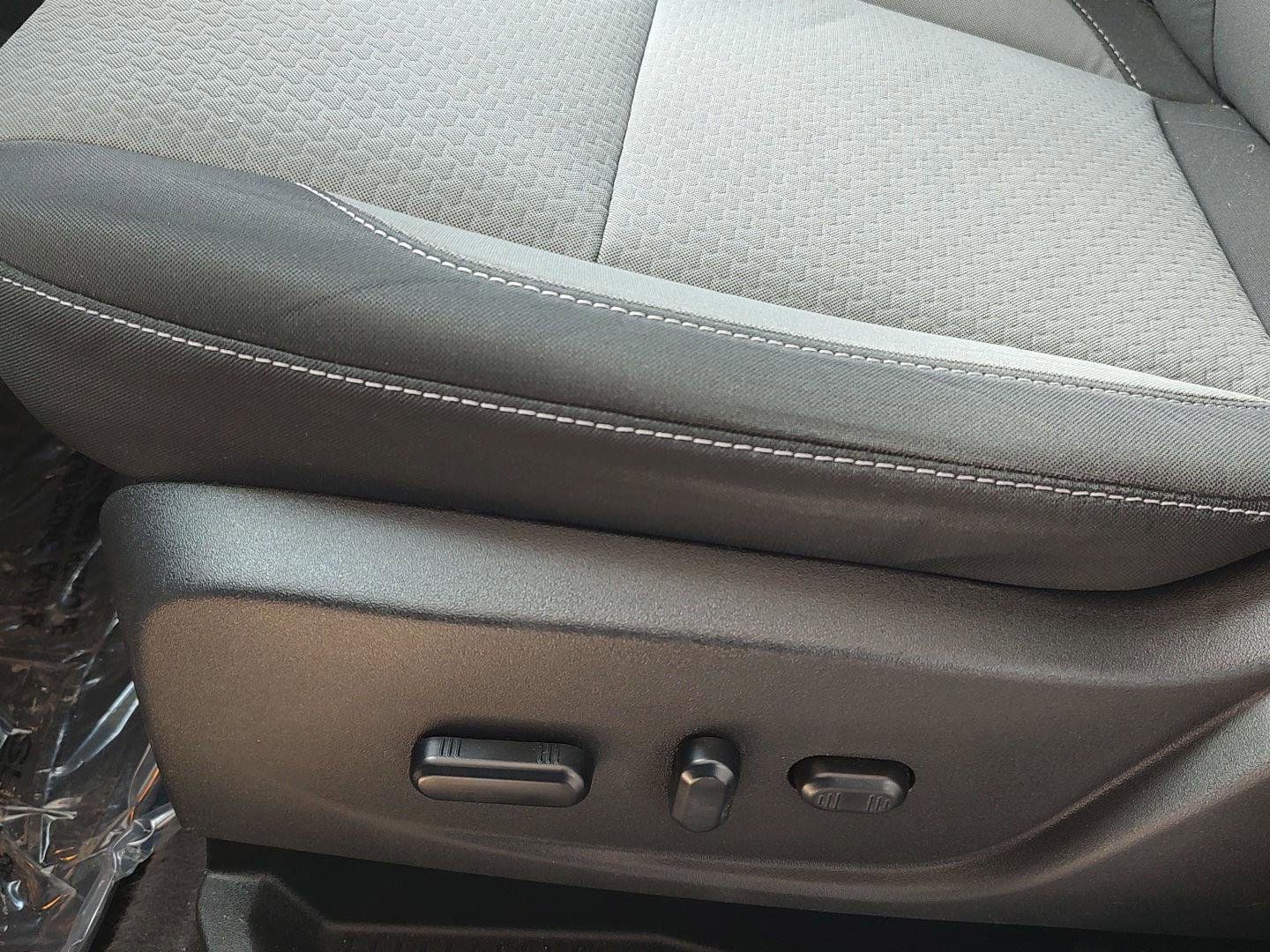 Used 2019 Ford Escape SE image 3