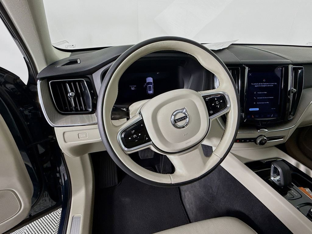 Used 2023 Volvo XC60 B5 Plus AWD/4WD image 12