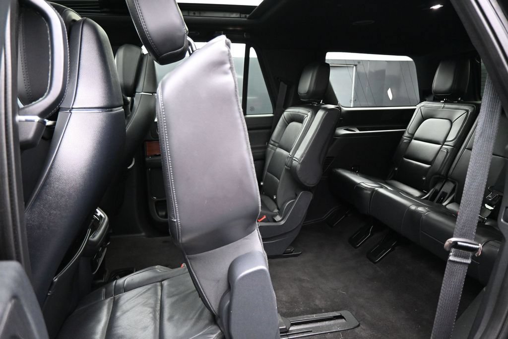 Used 2023 Lincoln Navigator Reserve AWD/4WD image 32