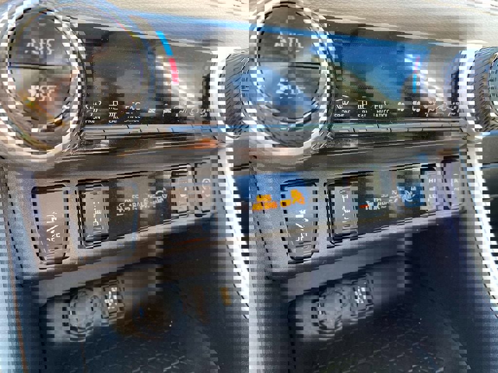 Used 2024 Toyota RAV4 XLE w/ Convenience Package image 14