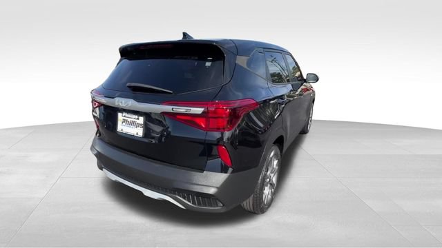 Used 2023 Kia Seltos LX AWD/4WD image 7
