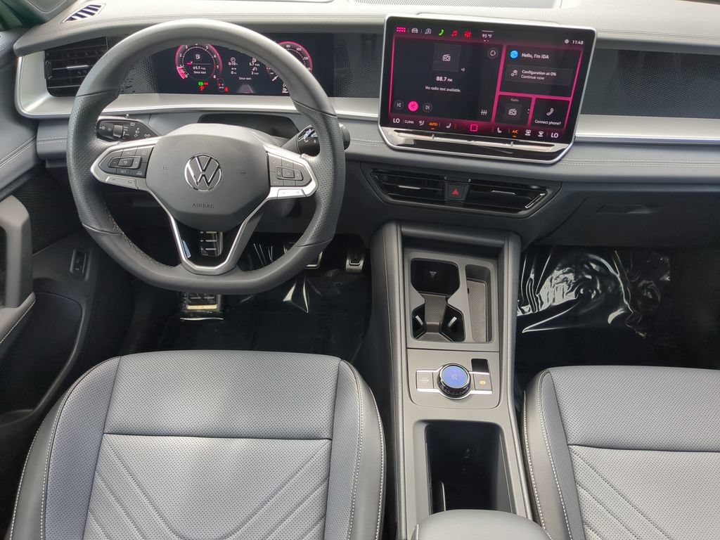Certified 2026 Volkswagen Tiguan SE R-Line FWD image 14