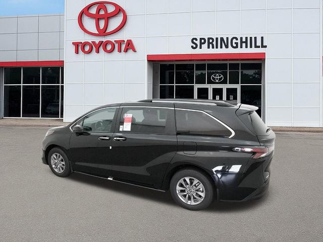 New 2026 Toyota Sienna XLE image 4