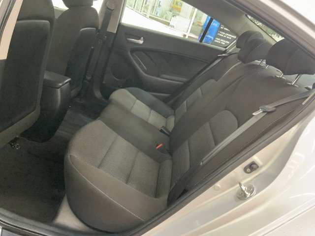 Used 2017 Kia Forte LX image 11