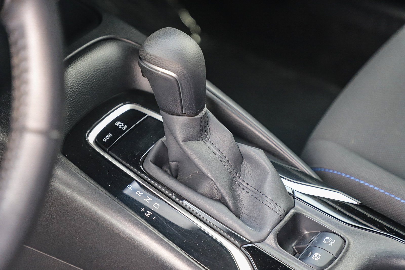 Used 2022 Toyota Corolla SE w/ SE Premium Package FWD image 19