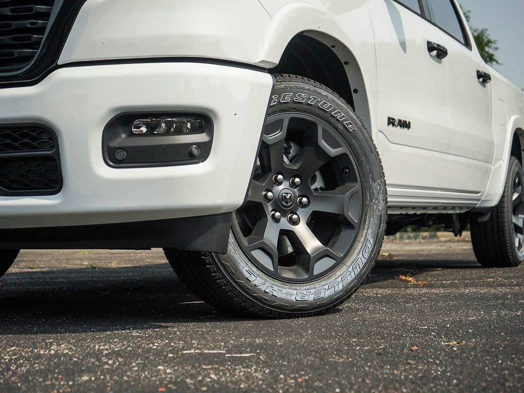 New 2026 RAM 1500 4x4 Crew Cab image 5