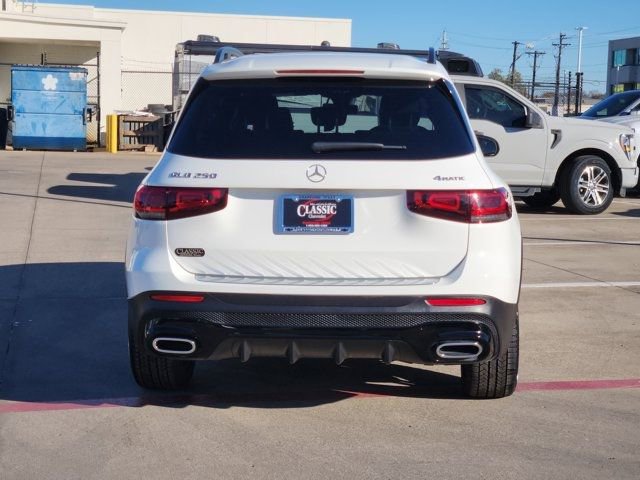 Used 2022 Mercedes-Benz GLB 250 4MATIC image 13