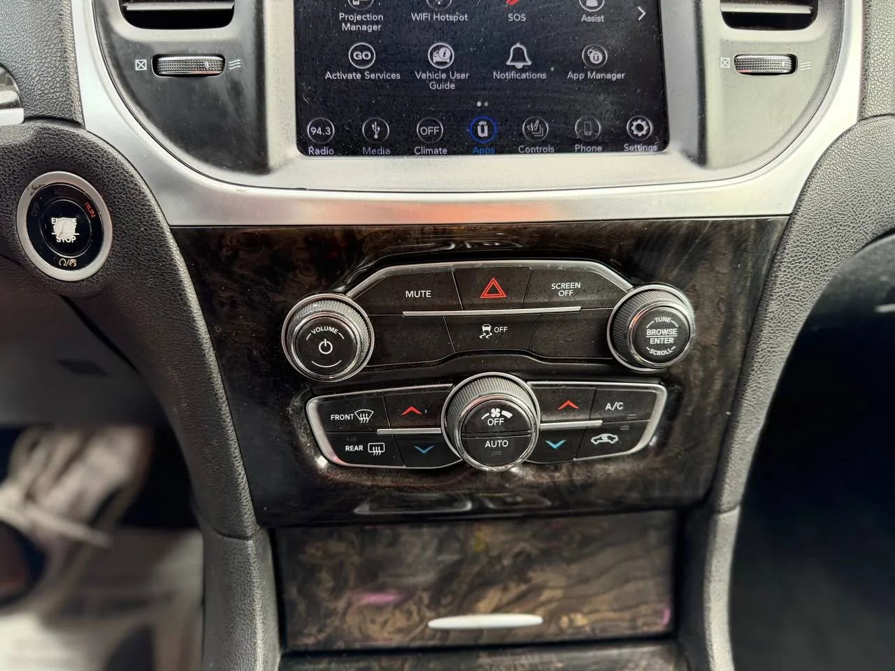 Used 2018 Chrysler 300 Limited RWD image 48