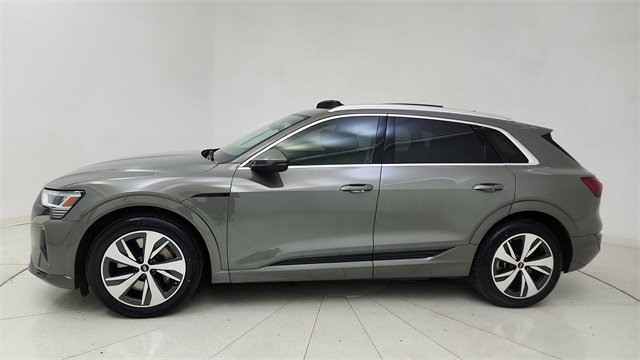 Used 2024 Audi Q8 e-tron Premium image 3