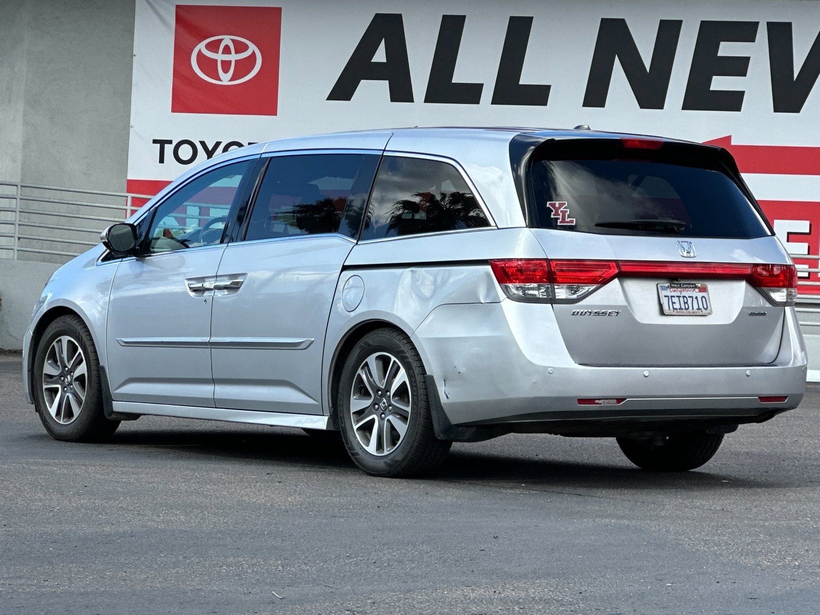 Used 2014 Honda Odyssey Touring image 3