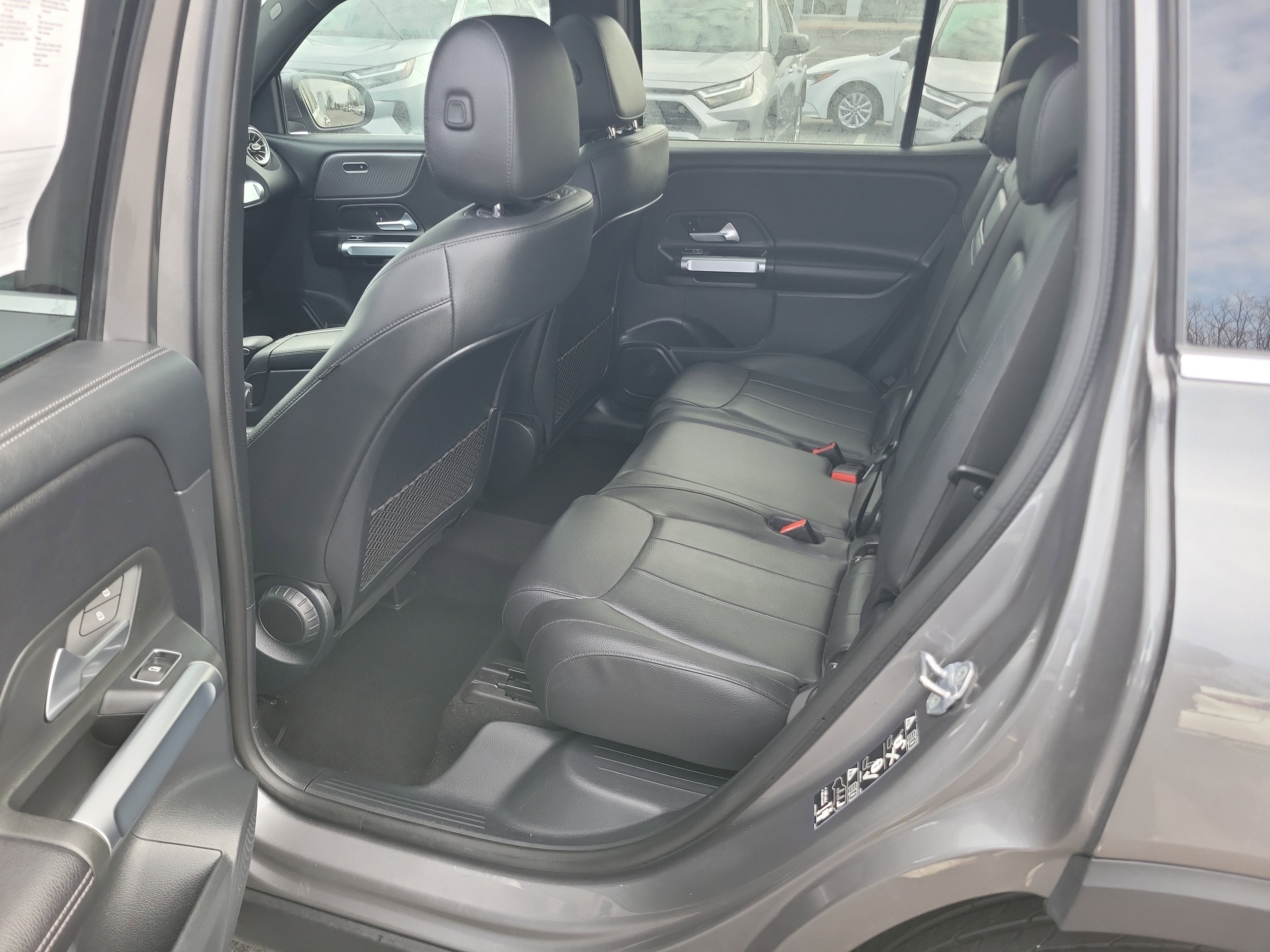 Used 2022 Mercedes-Benz GLB 250 4MATIC image 21