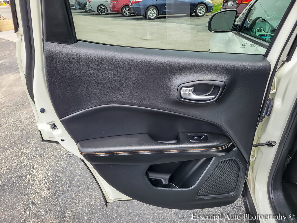 Used 2021 Jeep Compass Latitude image 24