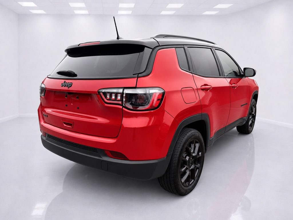 Used 2023 Jeep Compass Latitude w/ Sun and Sound Group AWD/4WD image 10