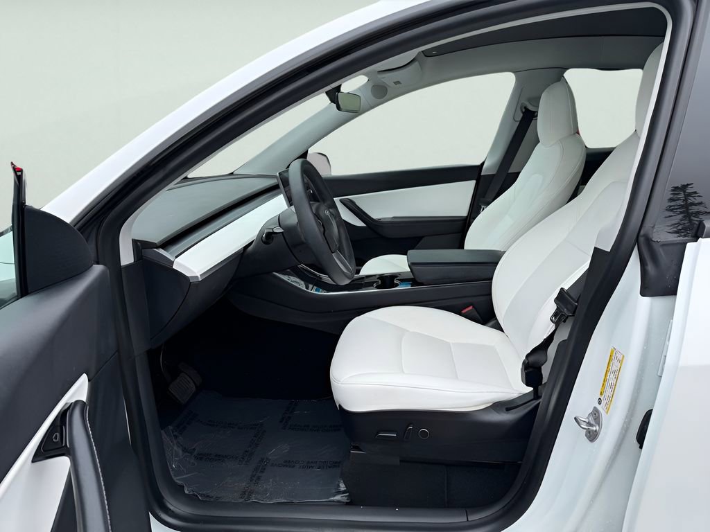 Used 2021 Tesla Model Y Long Range image 14