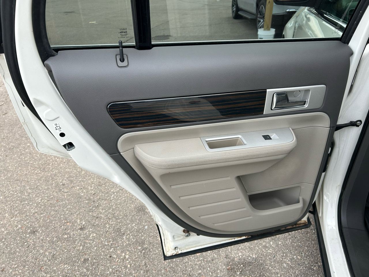 Used 2008 Lincoln MKX FWD image 13