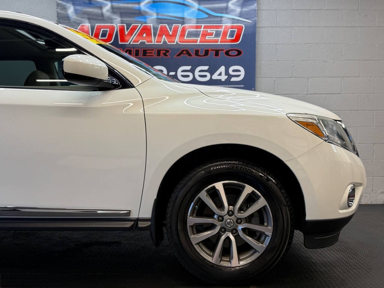Used 2013 Nissan Pathfinder SL w/ SL Premium Pkg AWD/4WD image 4